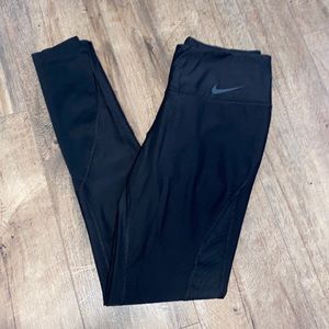 Black Nike leggings with mesh